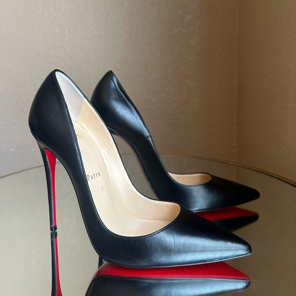 Christian Louboutin So Kate leather heels
RETAIL 895 - Picture 1 of 8